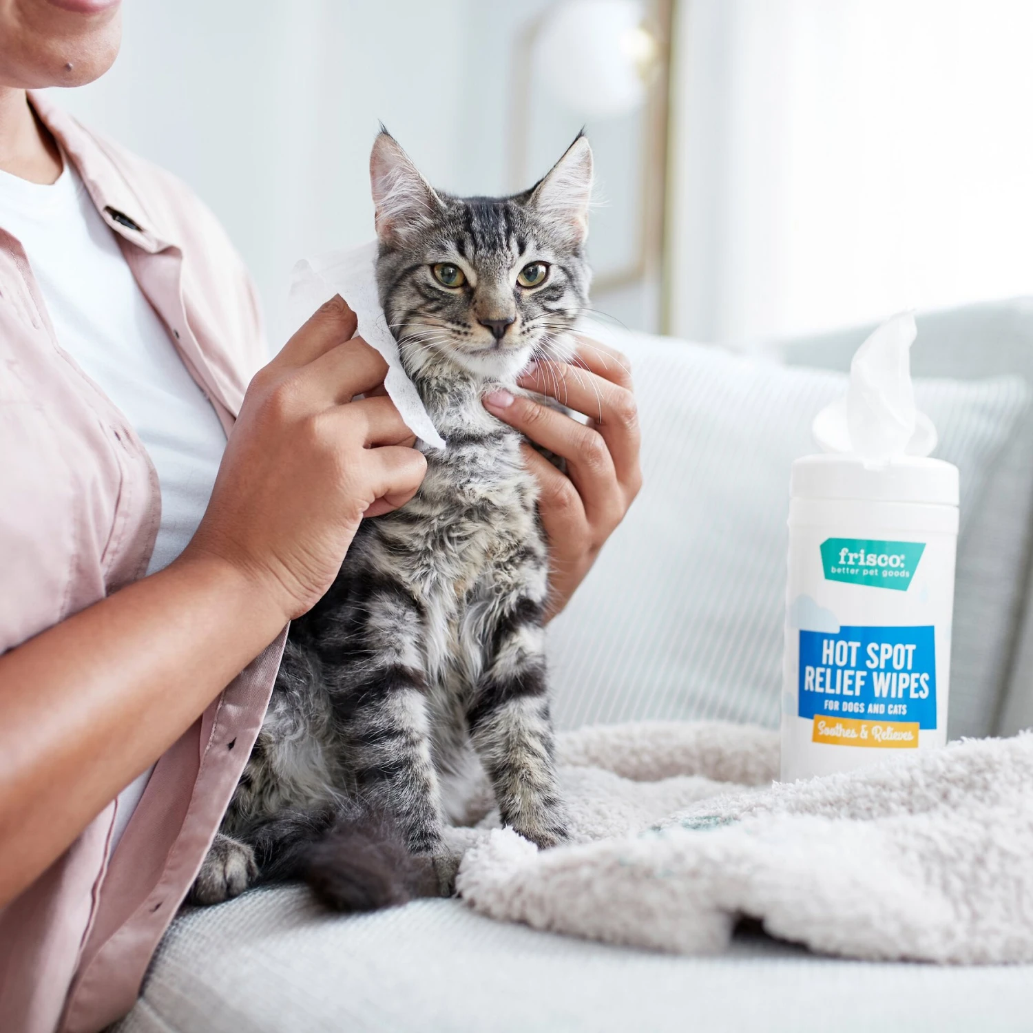 Frisco Hot Spot Relief Wipes 5 Frisco Hot Spot Relief Wipes - Image 3