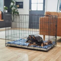 Frisco Plush Tri-fold Arrow Print Dog Crate Mat 13 Frisco Plush Tri-fold Arrow Print Dog Crate Mat -Chewy 255998 PT5. AC SS1800 V1616121684