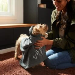 Frisco Embroidered Pawprint Microfiber Dog Bath Towel 11 Frisco Embroidered Pawprint Microfiber Dog Bath Towel -Chewy 269029 PT4. AC SS1800 V1624553208