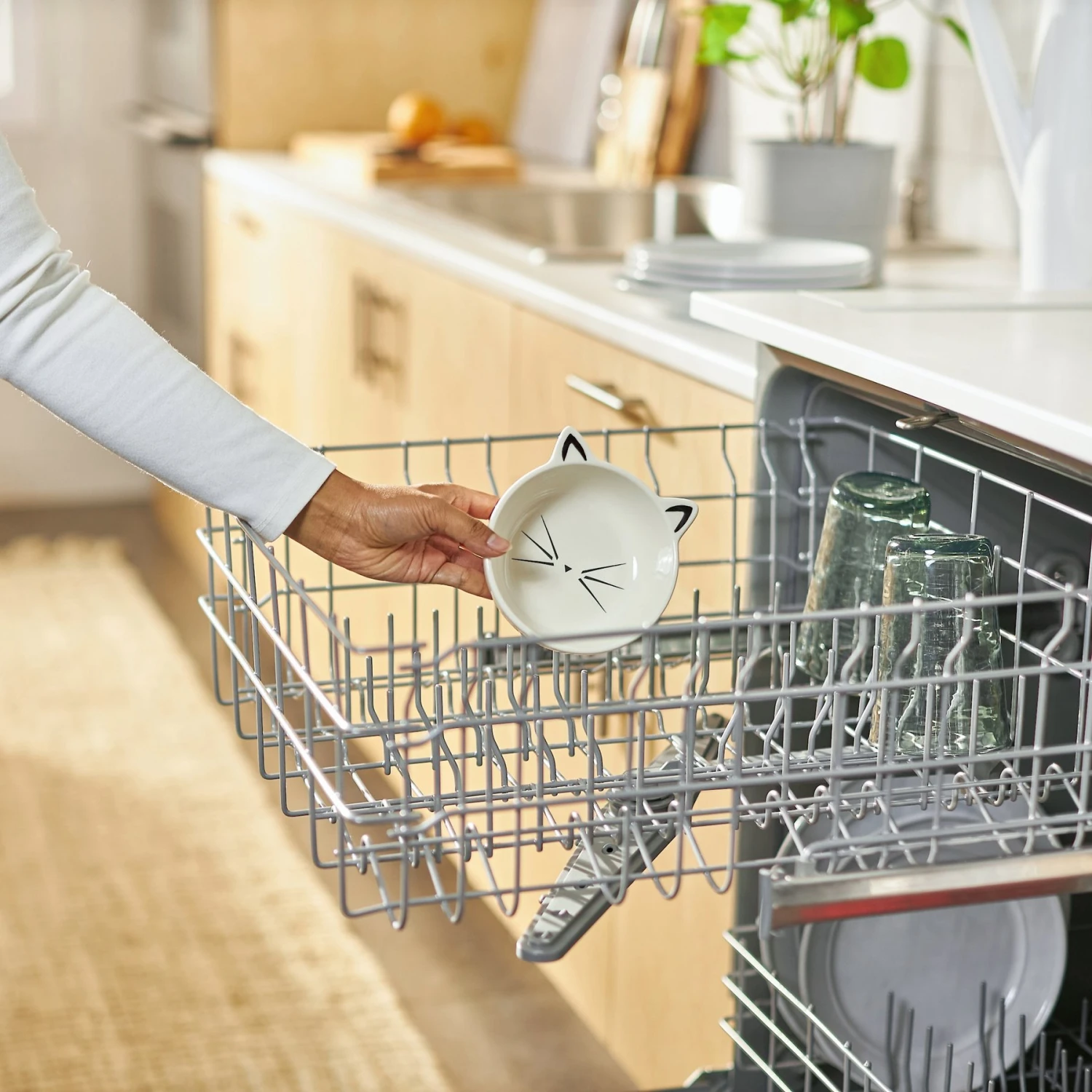 Frisco Cat Face Non-skid Ceramic Cat Bowl, White 7 Frisco Cat Face Non-skid Ceramic Cat Bowl, White - Image 5