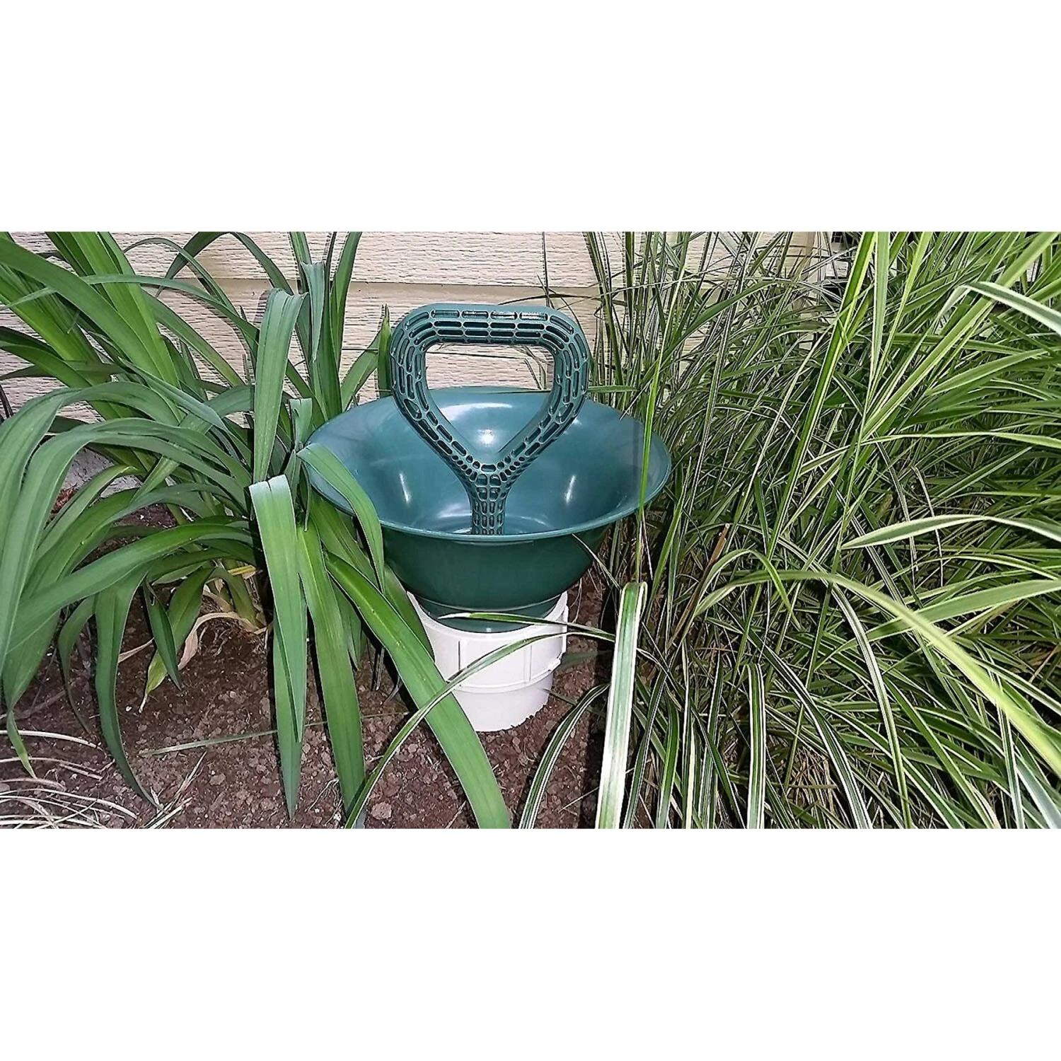 Doggie Doo Drain Pet Waste Removal & Frisco Spring Action Foldable Dog Pooper Scooper 6 Doggie Doo Drain Pet Waste Removal & Frisco Spring Action Foldable Dog Pooper Scooper - Image 4