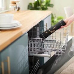 Frisco Silicone Fish Print Dog & Cat Food Mat, Black 13 Frisco Silicone Fish Print Dog & Cat Food Mat, Black -Chewy 311953 PT5. AC SS1800 V1642543891