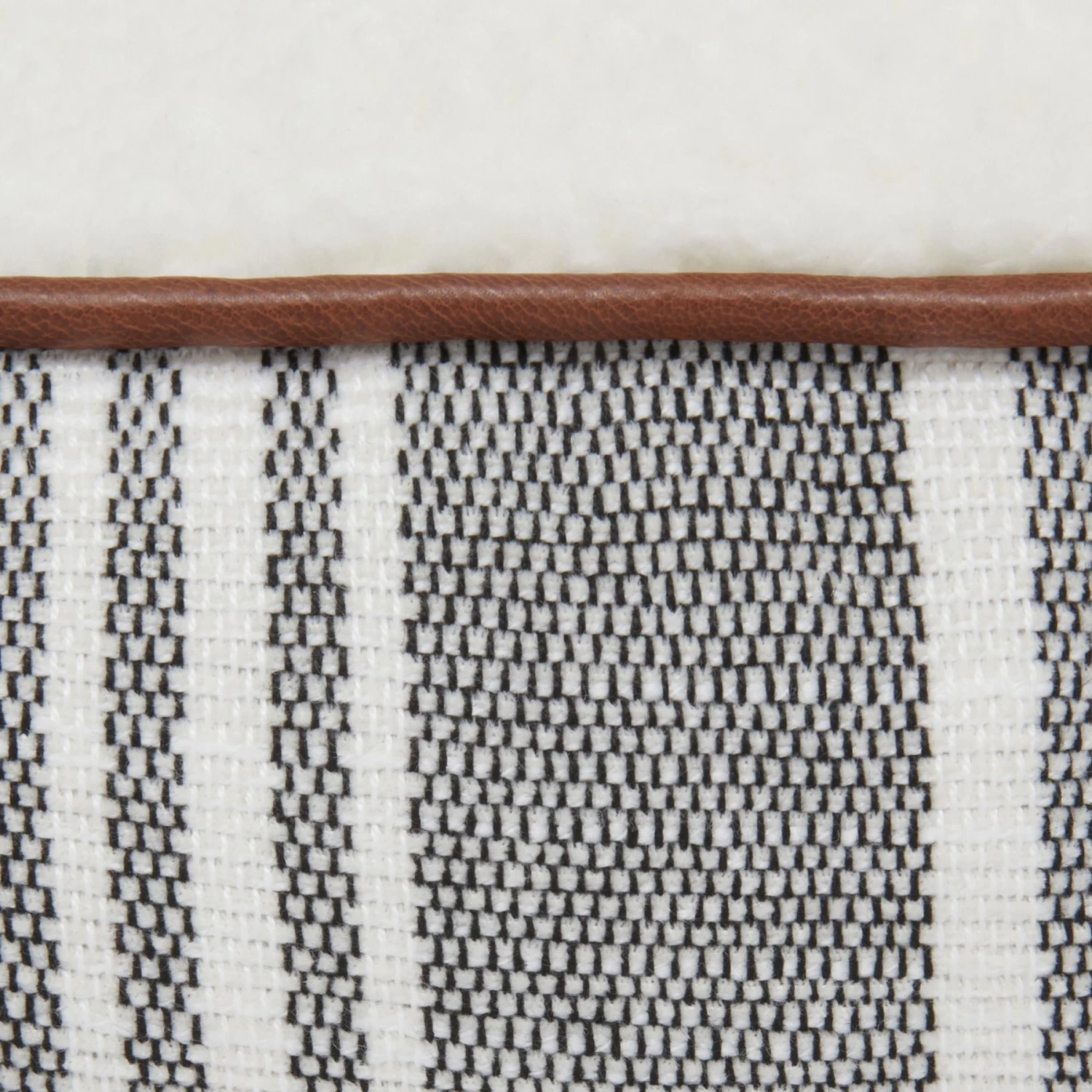 Frisco Farmhouse Double Bolster Dog & Cat Cuddler 6 Frisco Farmhouse Double Bolster Dog & Cat Cuddler - Image 4