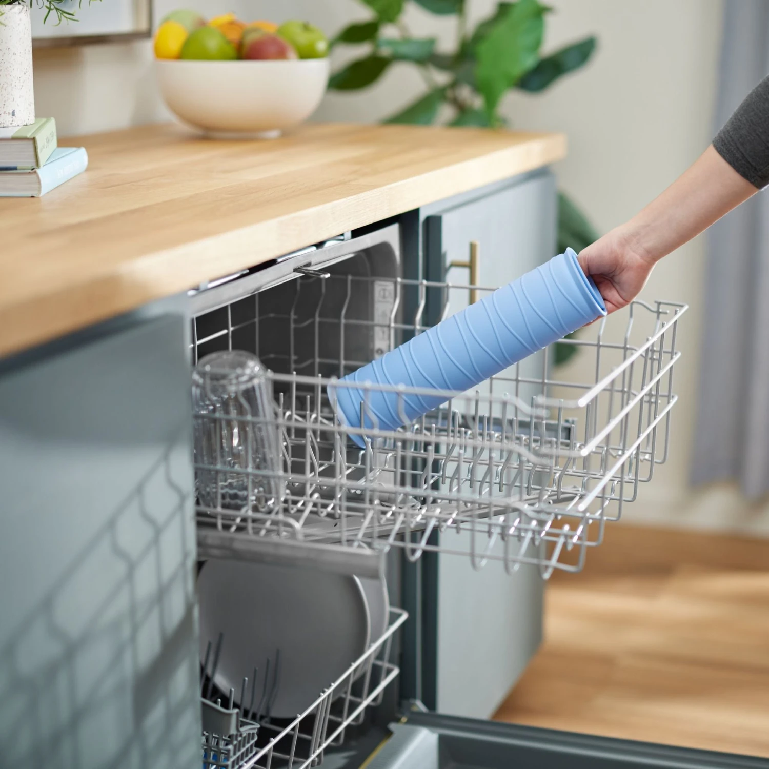 Frisco Silicone Dog & Cat Food Mat, Blue 8 Frisco Silicone Dog & Cat Food Mat, Blue - Image 6